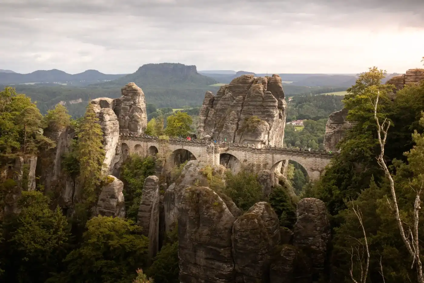 Basteibrücke und Sandsteinfelsen